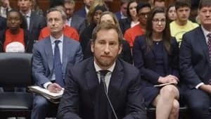 Big Vape: The Rise and Fall of Juul 1. Sezon 4. Bölüm
